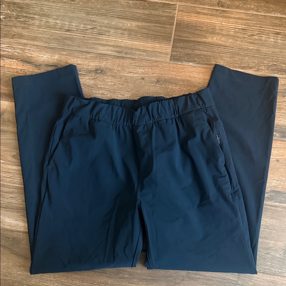 Vuori Women's Navy Joggers